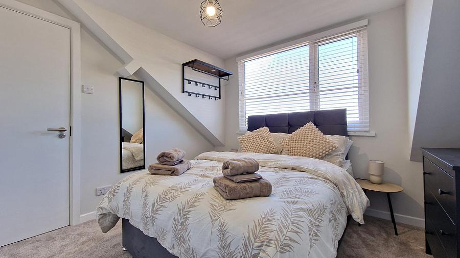 Rooms 1, 2 8 Pims Avenue Rooms 1, 2 8 Pims Avenue