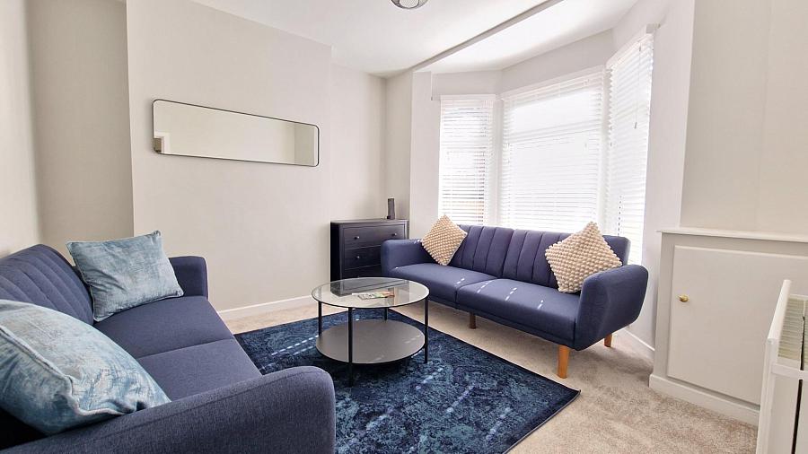 Rooms 1, 2 8 Pims Avenue Rooms 1, 2 8 Pims Avenue