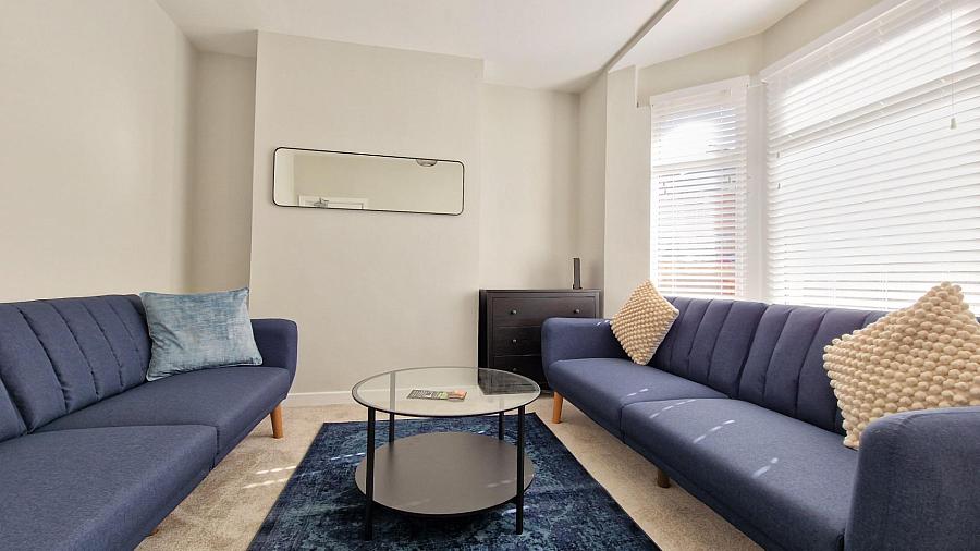 Rooms 1, 2 8 Pims Avenue Rooms 1, 2 8 Pims Avenue