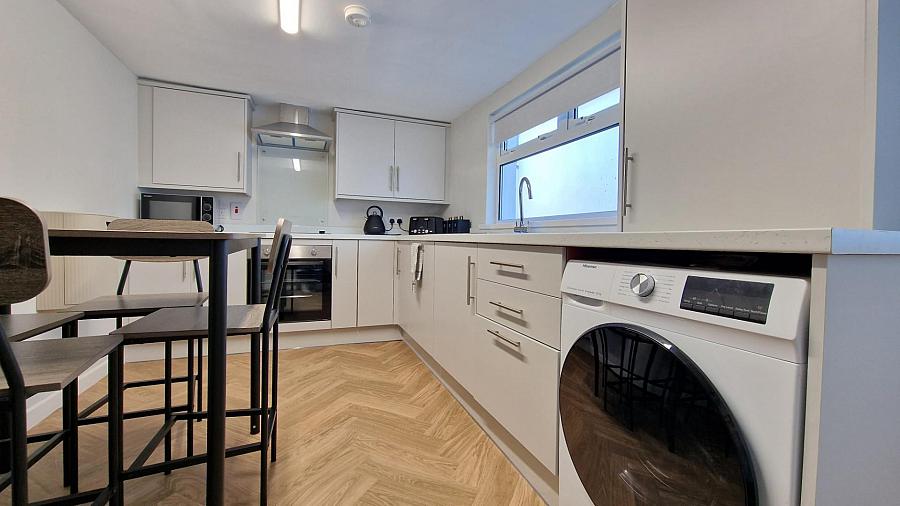 Rooms 1, 2 8 Pims Avenue Rooms 1, 2 8 Pims Avenue