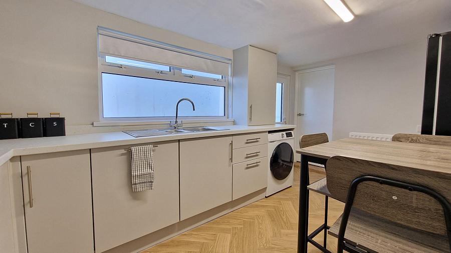 Rooms 1, 2 8 Pims Avenue Rooms 1, 2 8 Pims Avenue