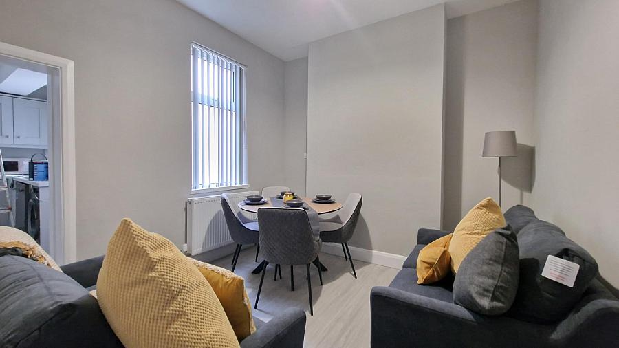 Room 4, 4 Lothair Avenue Room 4, 4 Lothair Avenue