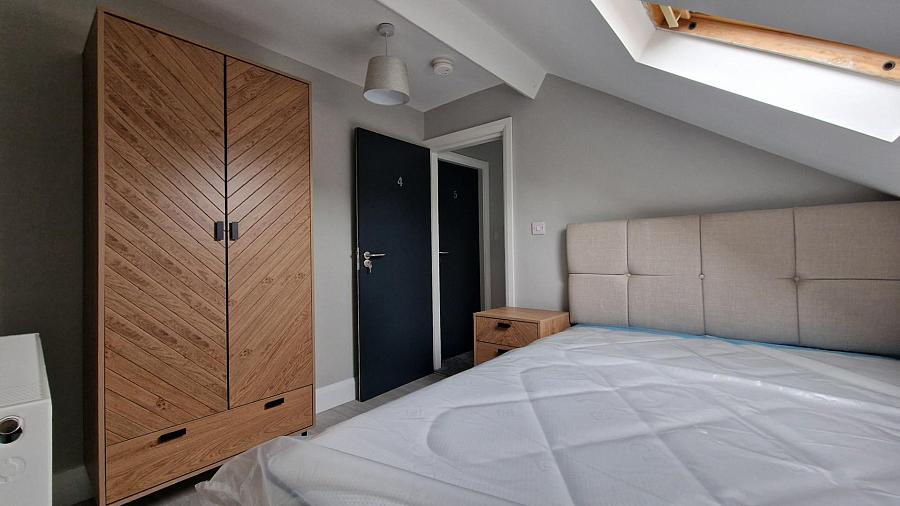 Room 4, 4 Lothair Avenue Room 4, 4 Lothair Avenue