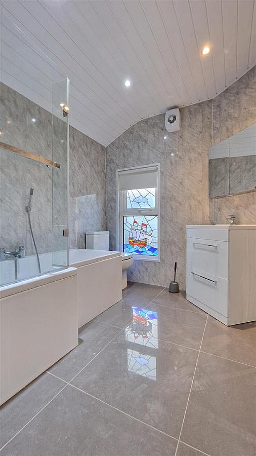 Rooms 1 & 5 7 Newington Avenue