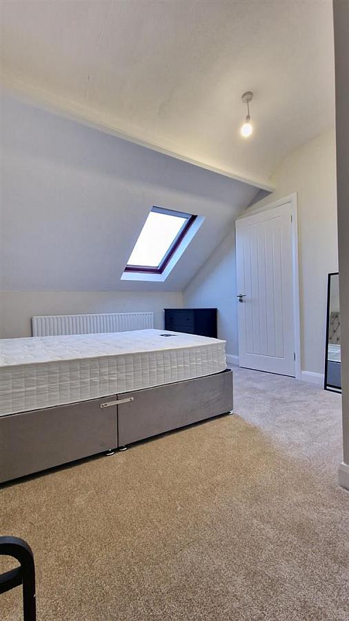 Rooms 1 & 5 7 Newington Avenue
