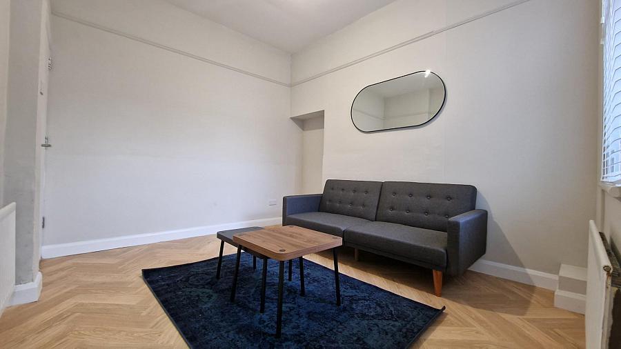 Rooms 1 & 5 7 Newington Avenue