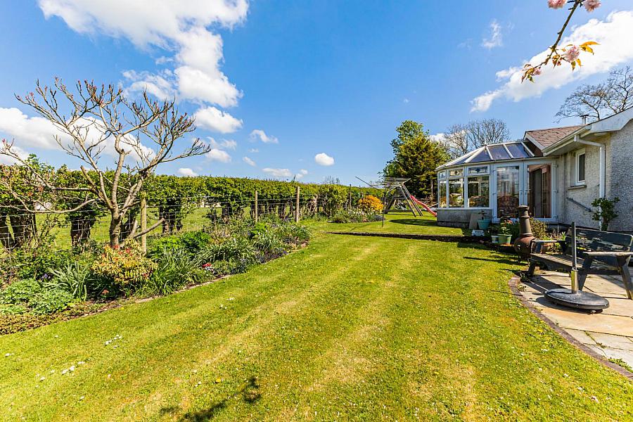 37 Ballynahinch Road
