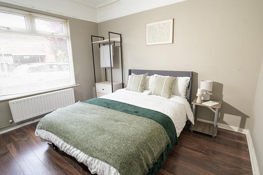 14 Beechmount Street