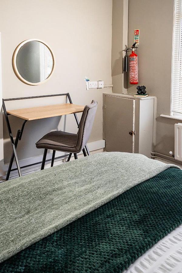 14 Beechmount Street