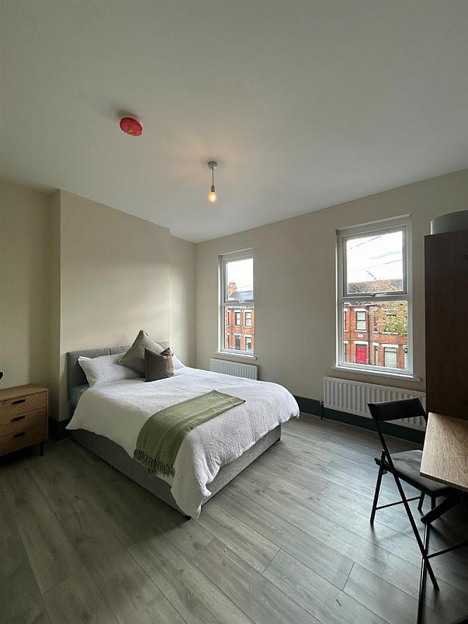 Rms 1, 2 Ballygomartin Road,Belfast, BT13 3NA