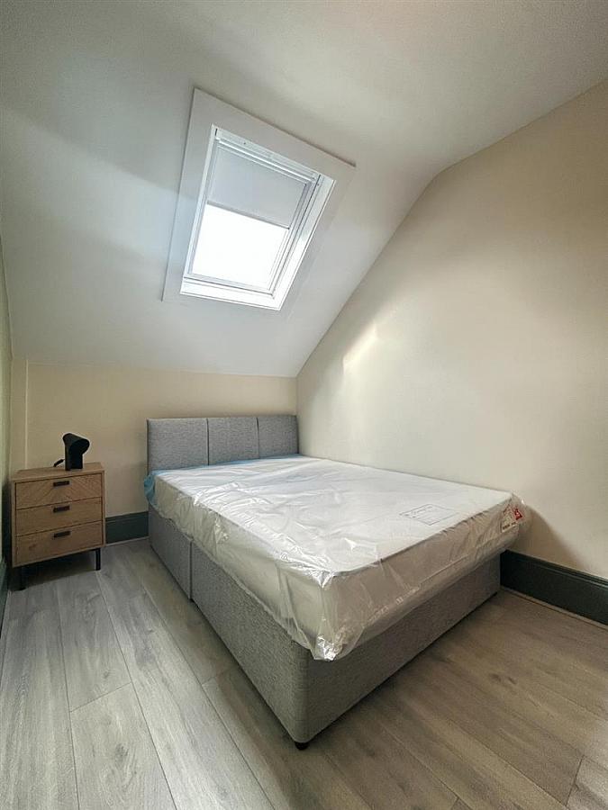 Rooms 1, 3 Ballygomartin Road Rooms 1, 3 Ballygomartin Road