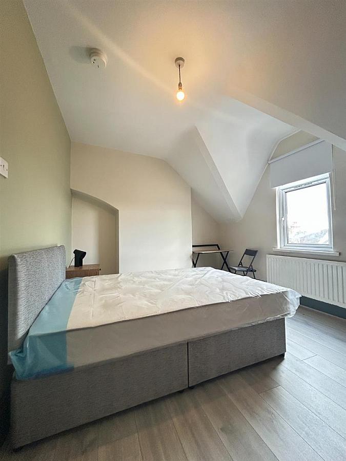 Rooms 1, 3 Ballygomartin Road Rooms 1, 3 Ballygomartin Road