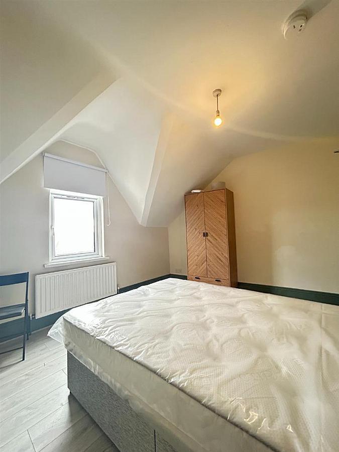Rooms 1, 3 Ballygomartin Road Rooms 1, 3 Ballygomartin Road