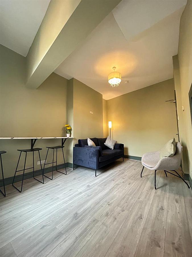 Rooms 1, 3 Ballygomartin Road Rooms 1, 3 Ballygomartin Road