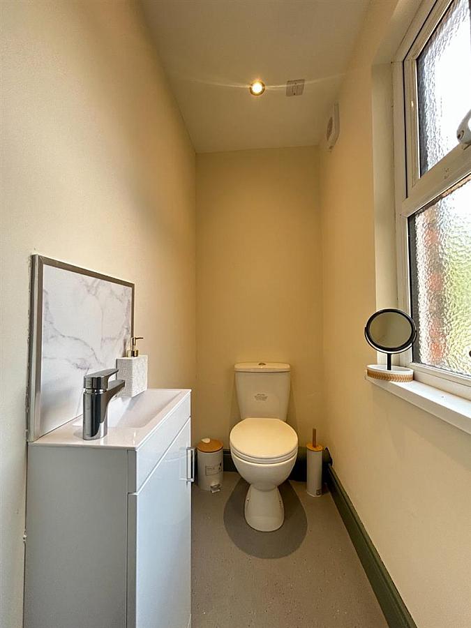 Rooms 1, 3 Ballygomartin Road Rooms 1, 3 Ballygomartin Road