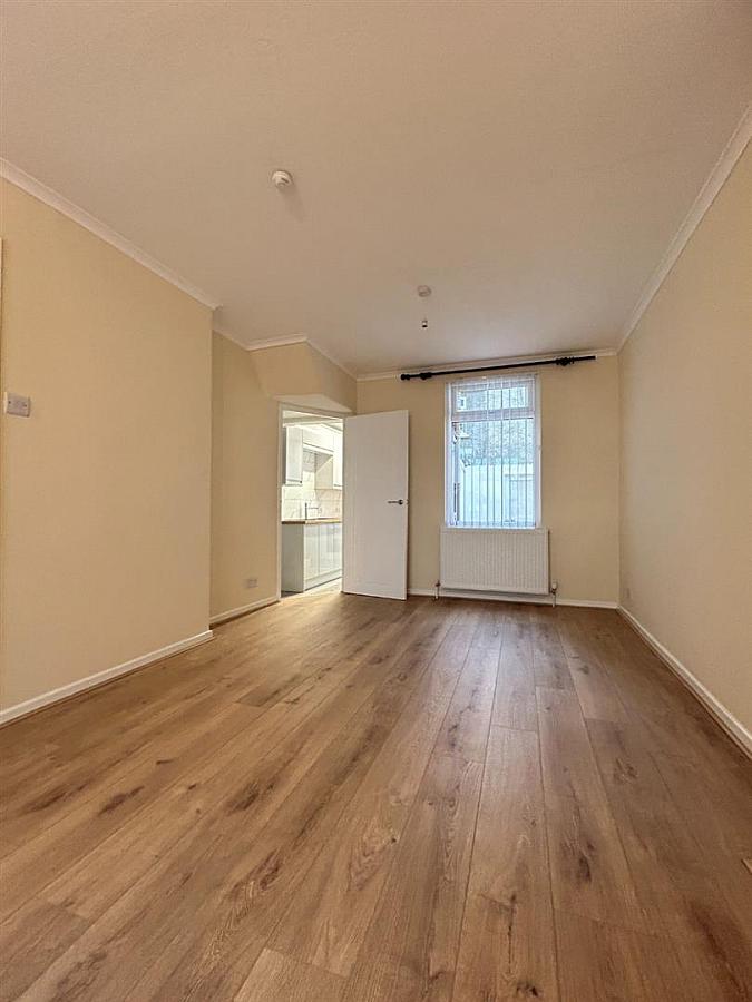 95 Dunraven Avenue 95 Dunraven Avenue