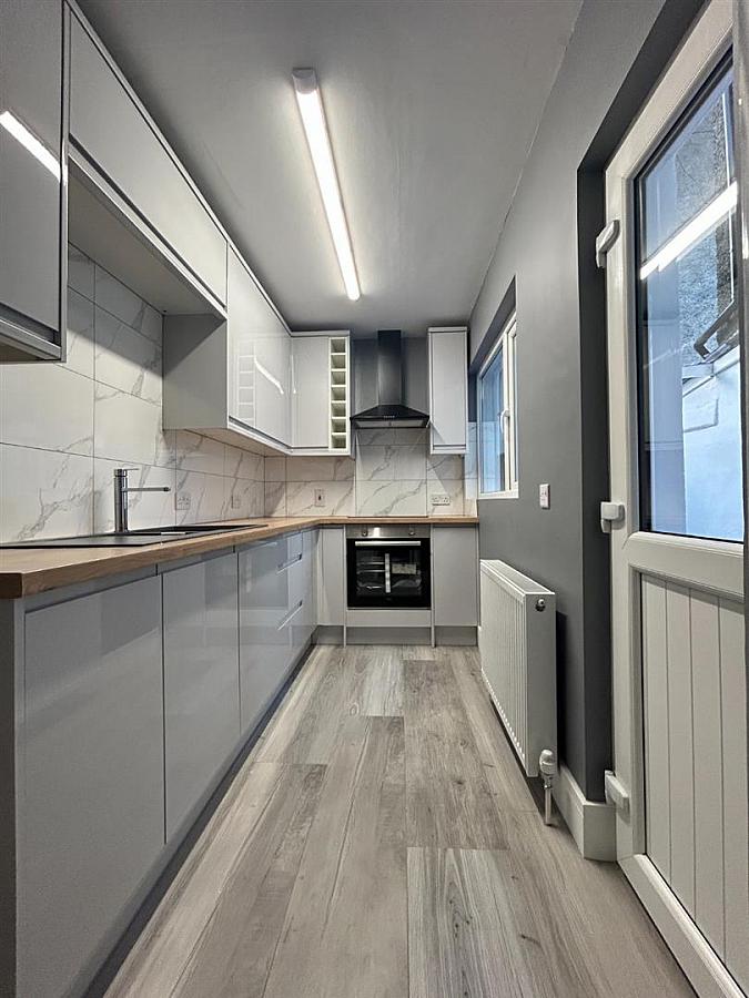 95 Dunraven Avenue 95 Dunraven Avenue