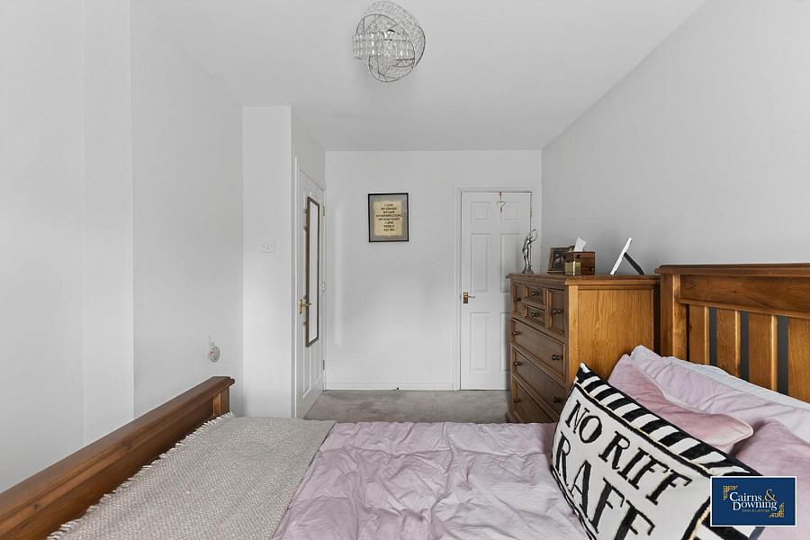 32 Whitethorn Lane