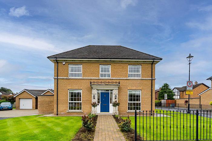 27 Berkeley Hall Green, lisburn, BT27 5SA