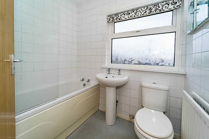 36 Lisnagarvey Drive 36 Lisnagarvey Drive