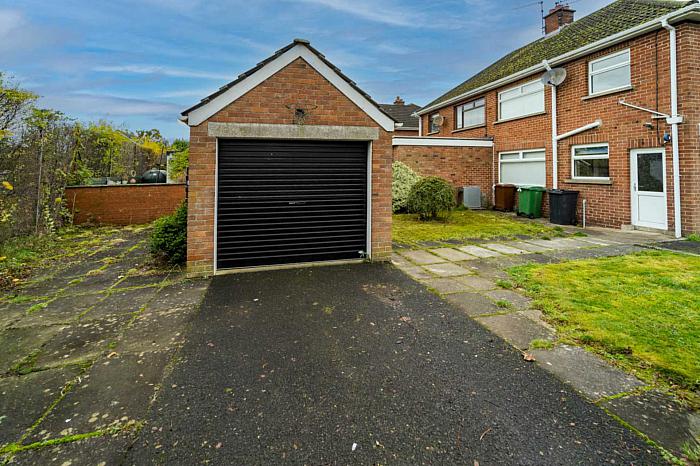 36 Lisnagarvey Drive 36 Lisnagarvey Drive