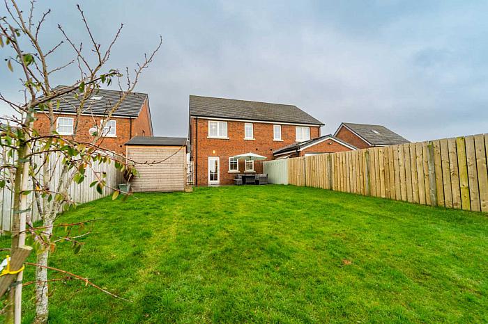 14 Lady Wallace Green