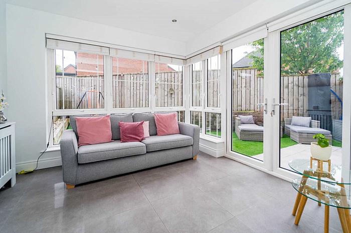 2 Meadow Green