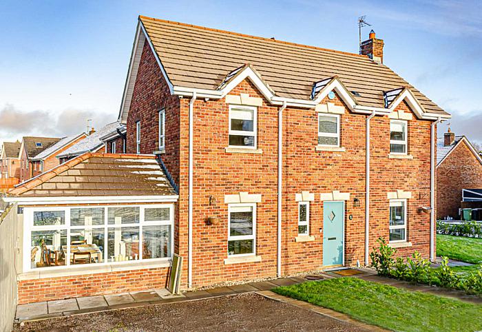 79 Stonebridge Meadows