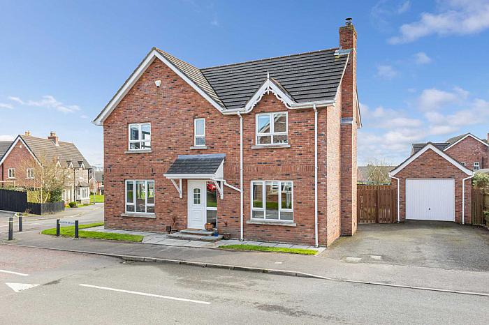 1 Wellington Park Close