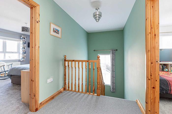 1 Wellington Park Close