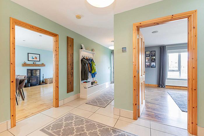 1 Wellington Park Close