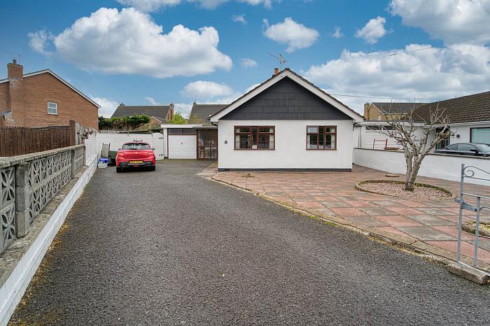 6 Knockmore Park