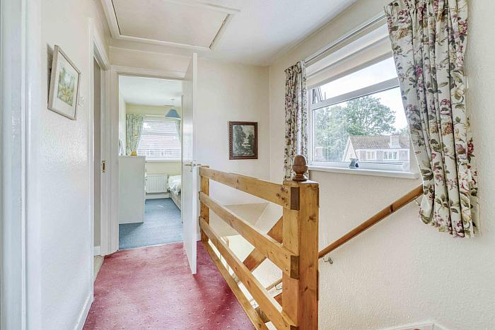 9 Woodview Crescent 9 Woodview Crescent