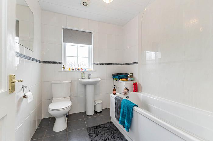 69 Whitethorn Brae