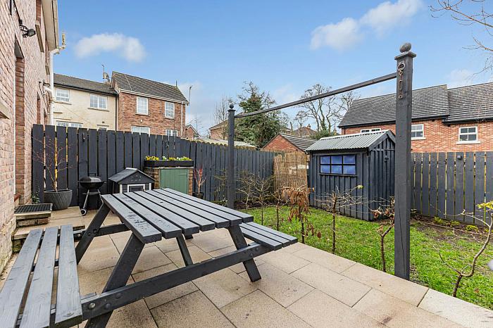69 Whitethorn Brae