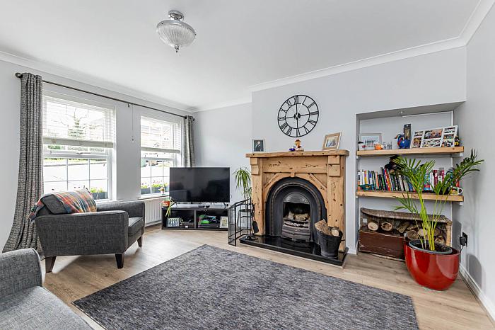 69 Whitethorn Brae