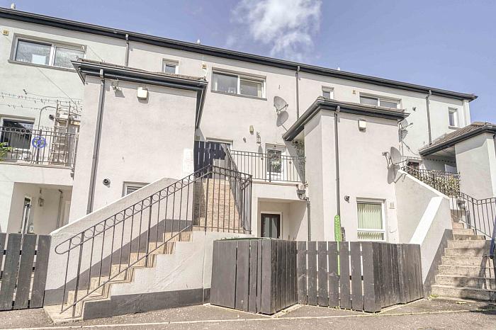 24 Knockmore Square