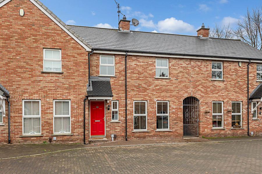 51 Hollyburn, lisburn, BT28 2YL