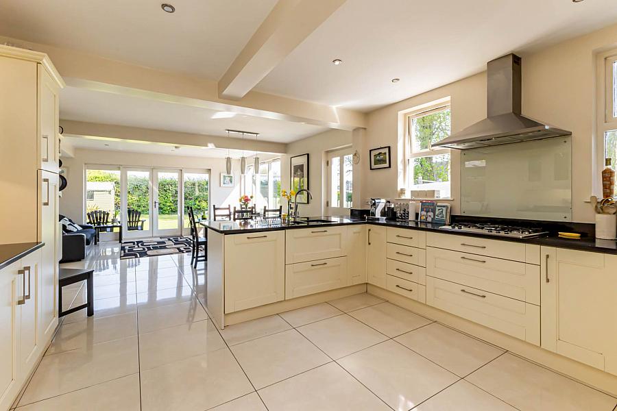 14 Magheralave Road