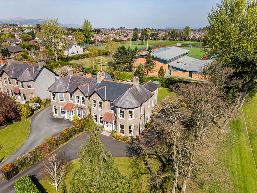 14 Magheralave Road