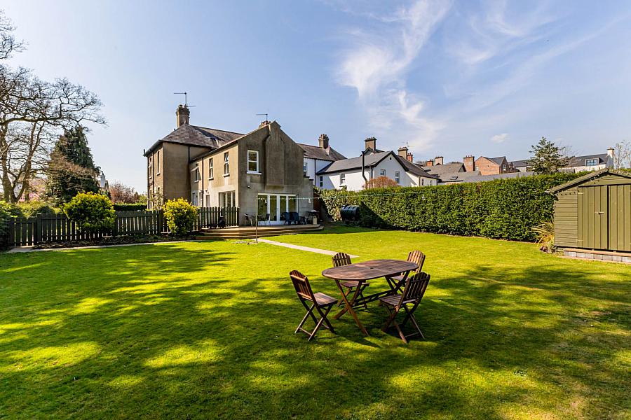 14 Magheralave Road