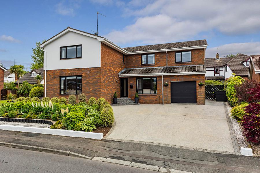 14 Magheralave Court