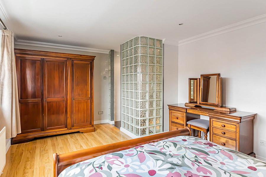 14 Magheralave Court