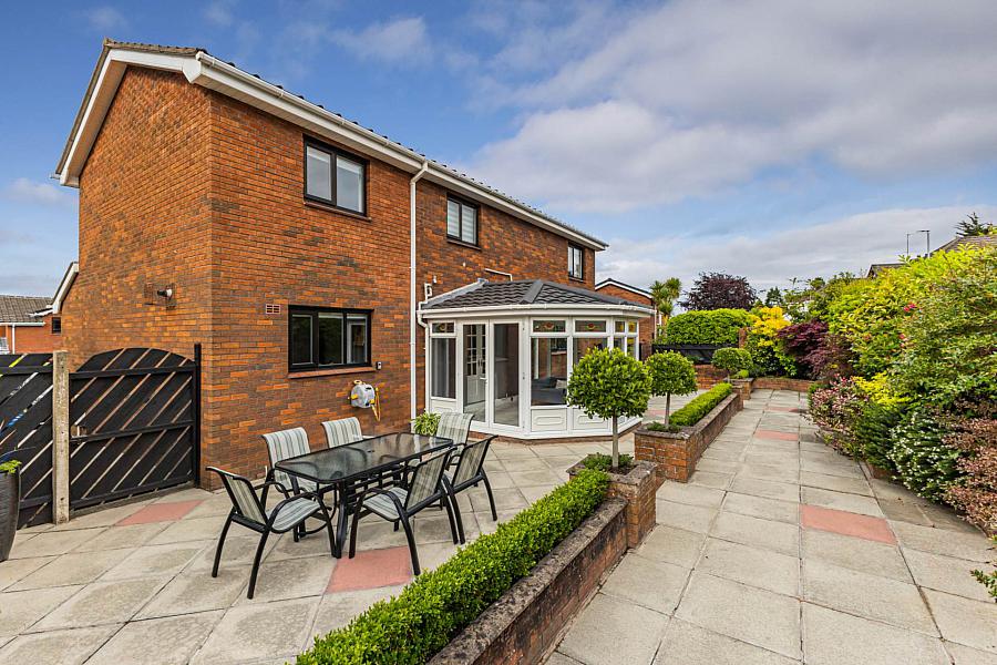 14 Magheralave Court