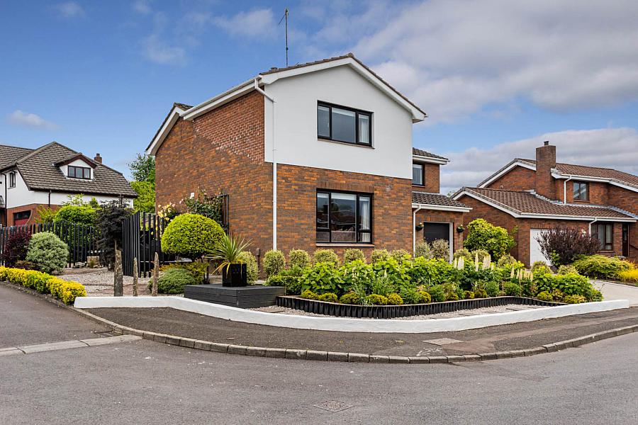 14 Magheralave Court