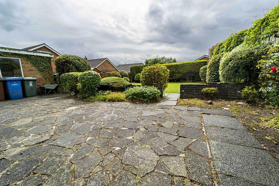 16 Thornleigh Close