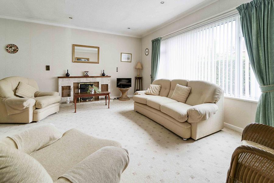 16 Thornleigh Close