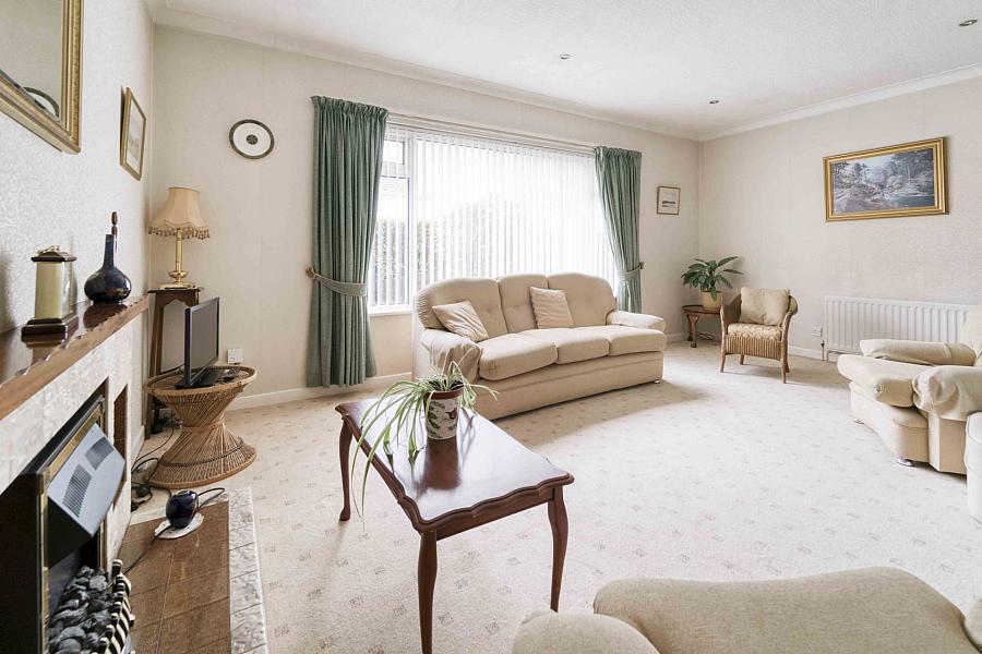 16 Thornleigh Close