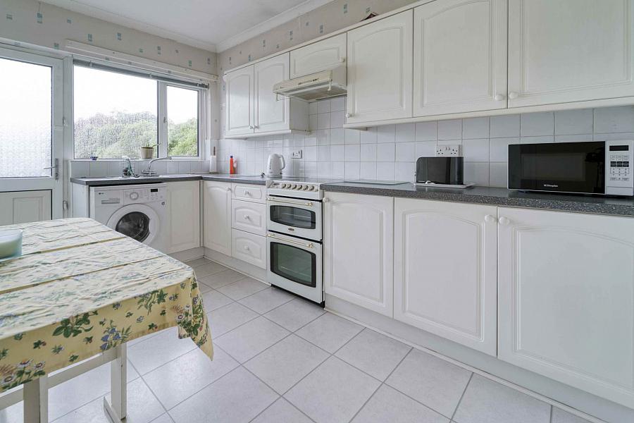16 Thornleigh Close