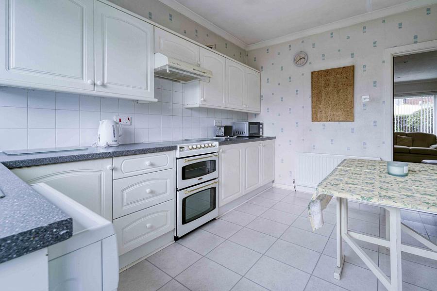 16 Thornleigh Close